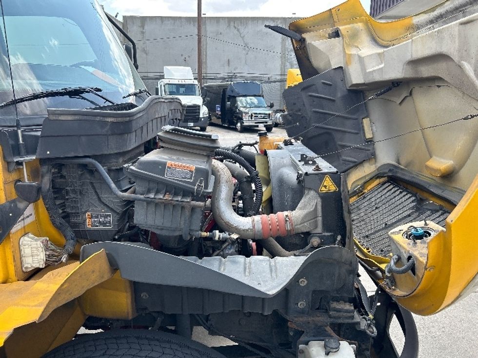Medium Duty Box Truck-Light and Medium Duty Trucks-International-2021-MV607-Vernon-CA-258,346\n\t\tmiles-$ 31,250 - Image 22