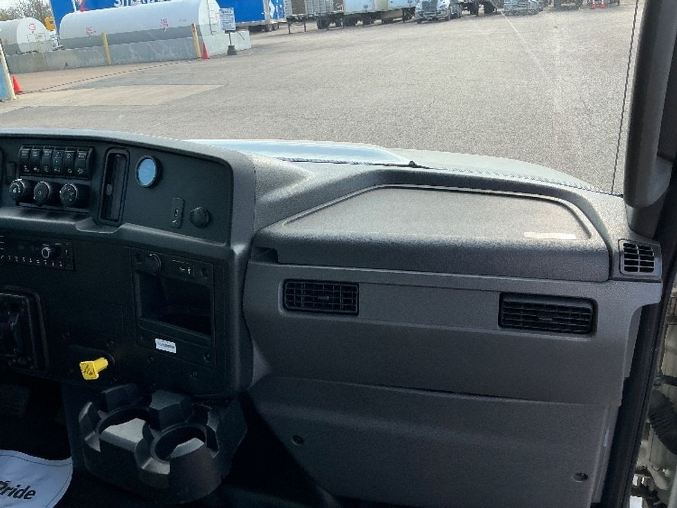 Medium Duty Box Truck-Light and Medium Duty Trucks-International-2021-MV607-Waco-TX-98,350\n\t\tmiles-$ 67,750 - Image 21