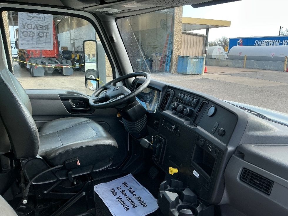 Medium Duty Box Truck-Light and Medium Duty Trucks-International-2021-MV607-Waco-TX-98,350\n\t\tmiles-$ 67,750 - Image 22