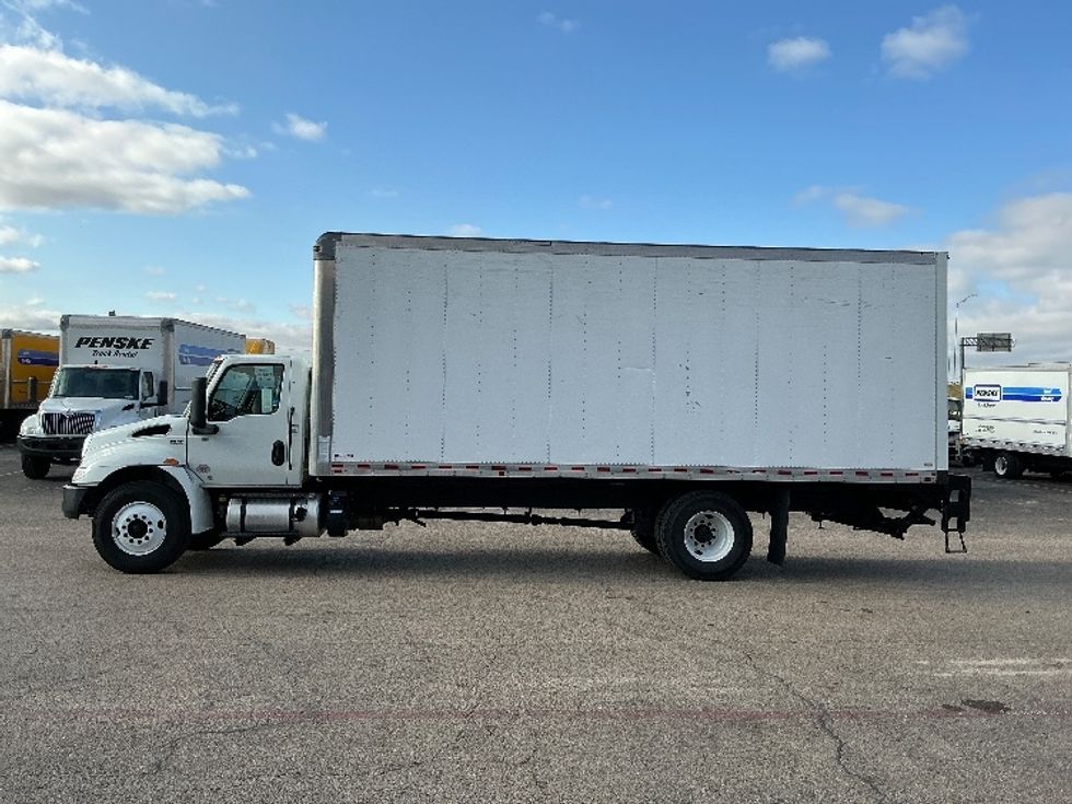 Medium Duty Box Truck-Light and Medium Duty Trucks-International-2021-MV607-Waco-TX-98,350\n\t\tmiles-$ 67,750 - Image 4