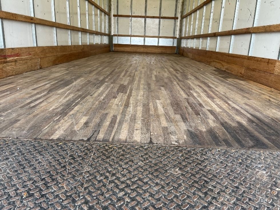 Medium Duty Box Truck-Light and Medium Duty Trucks-International-2021-MV607-Warren-MI-197,289\n\t\tmiles-$ 41,500 - Image 10