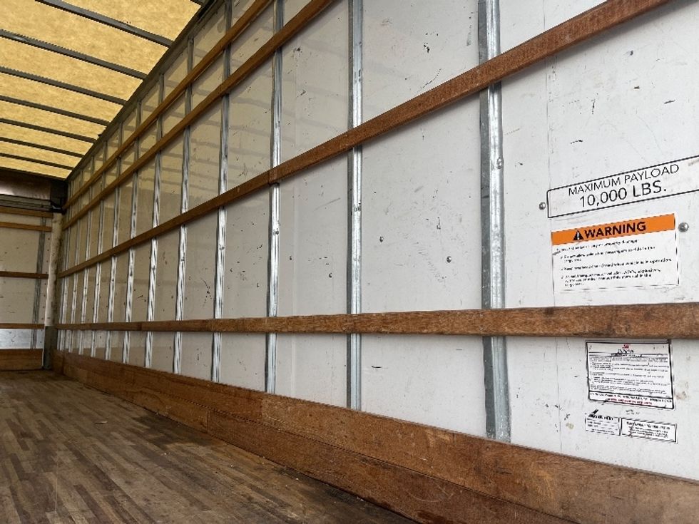 Medium Duty Box Truck-Light and Medium Duty Trucks-International-2021-MV607-Warren-MI-197,289\n\t\tmiles-$ 41,500 - Image 12