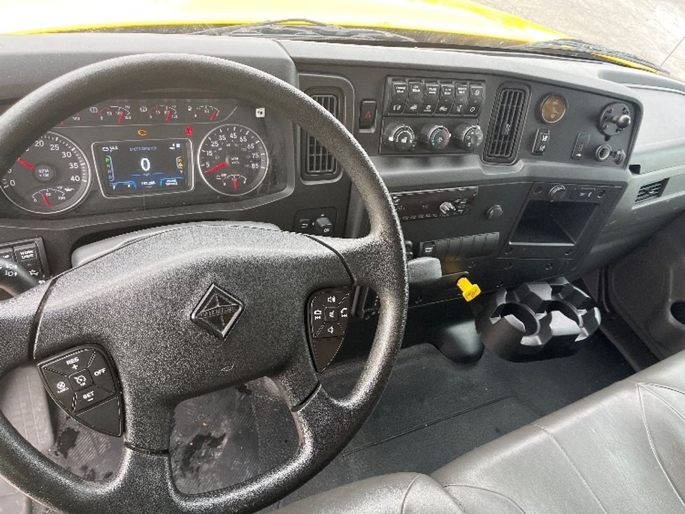 Medium Duty Box Truck-Light and Medium Duty Trucks-International-2021-MV607-Warren-MI-197,289\n\t\tmiles-$ 41,500 - Image 18