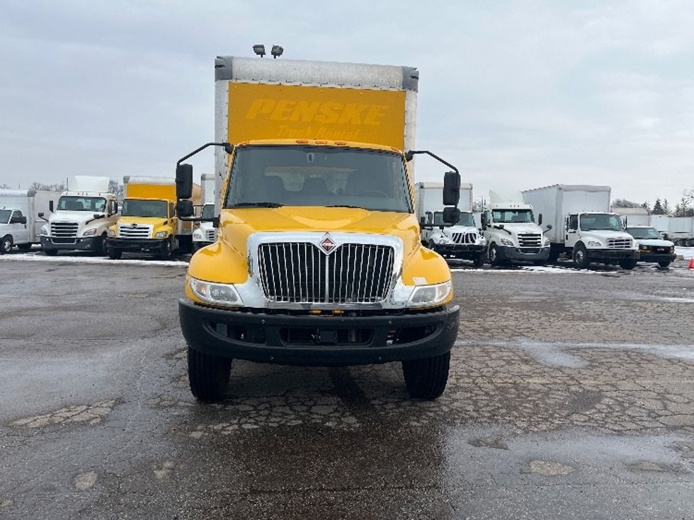 Medium Duty Box Truck-Light and Medium Duty Trucks-International-2021-MV607-Warren-MI-197,289\n\t\tmiles-$ 41,500 - Image 2