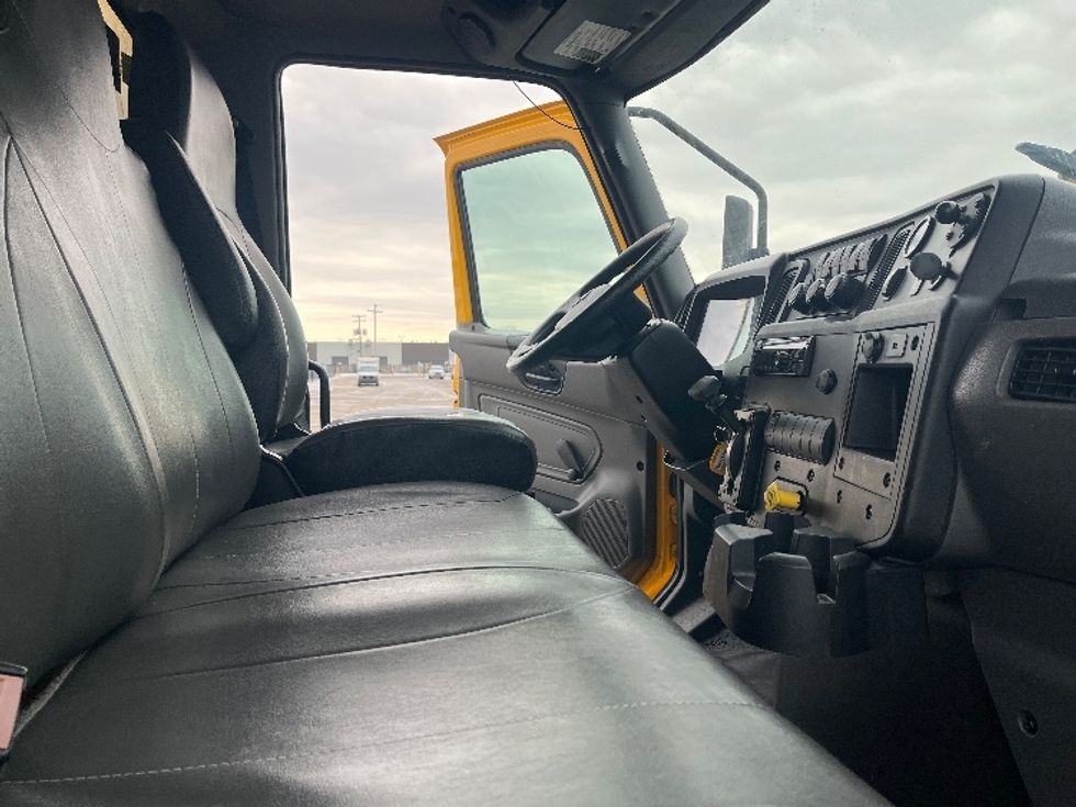 Medium Duty Box Truck-Light and Medium Duty Trucks-International-2021-MV607-Warren-MI-197,289\n\t\tmiles-$ 41,500 - Image 22