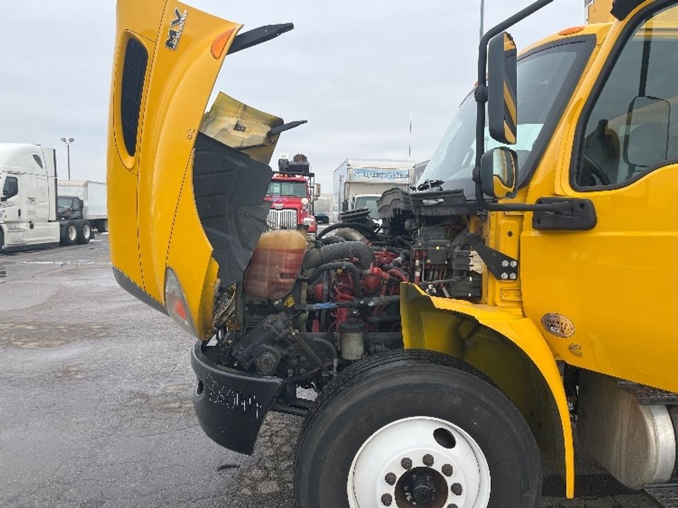 Medium Duty Box Truck-Light and Medium Duty Trucks-International-2021-MV607-Warren-MI-197,289\n\t\tmiles-$ 41,500 - Image 24