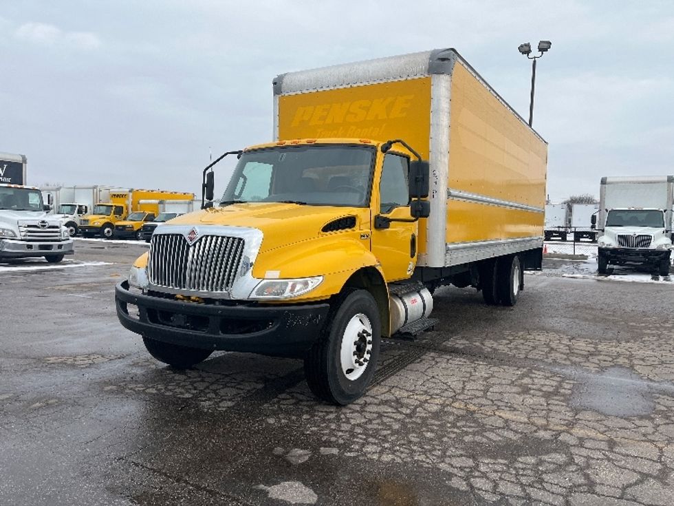 Medium Duty Box Truck-Light and Medium Duty Trucks-International-2021-MV607-Warren-MI-197,289\n\t\tmiles-$ 41,500 - Image 3