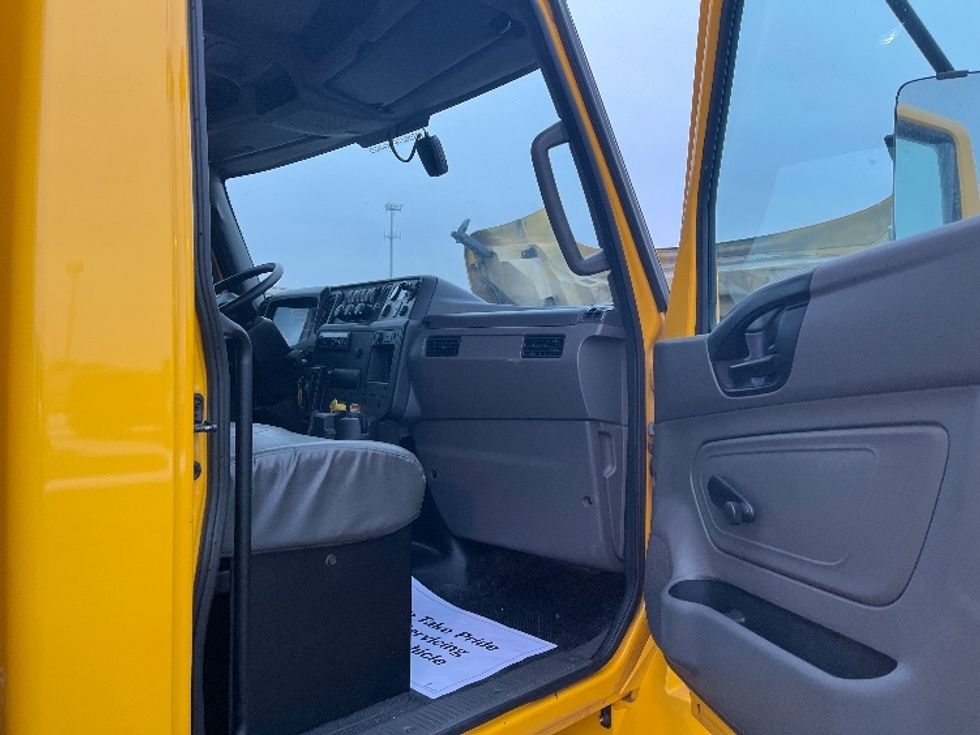 Medium Duty Box Truck-Light and Medium Duty Trucks-International-2021-MV607-Warren-MI-226,749\n\t\tmiles-$ 37,500 - Image 16