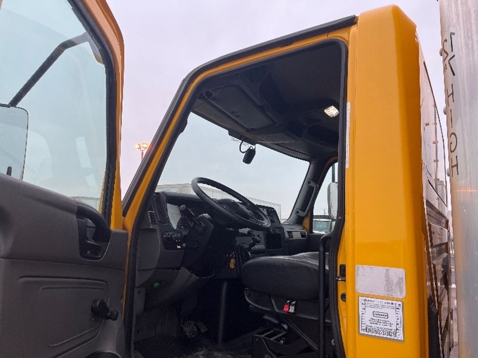 Medium Duty Box Truck-Light and Medium Duty Trucks-International-2021-MV607-Warren-MI-226,749\n\t\tmiles-$ 37,500 - Image 17