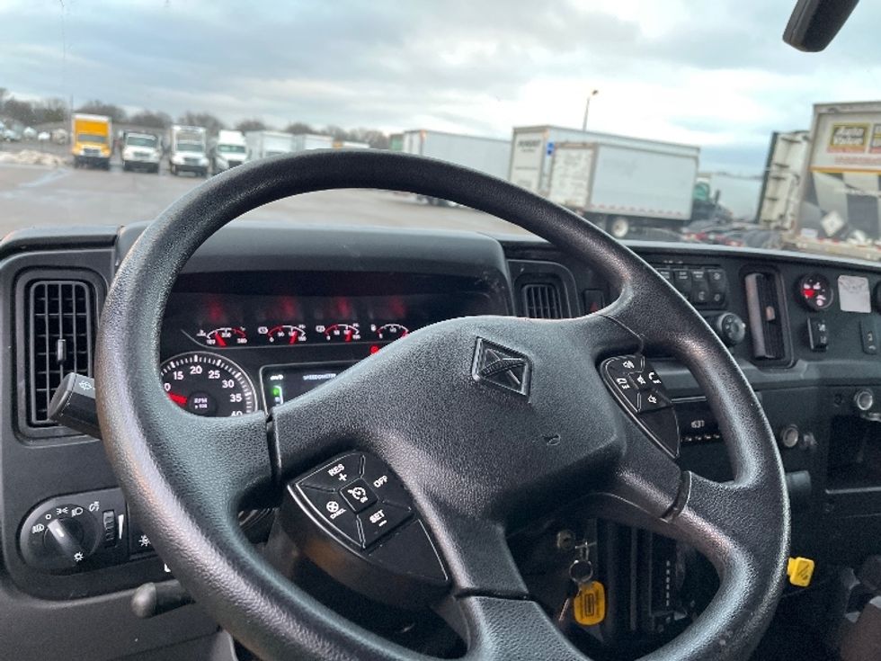 Medium Duty Box Truck-Light and Medium Duty Trucks-International-2021-MV607-Warren-MI-246,086\n\t\tmiles-$ 33,000 - Image 17