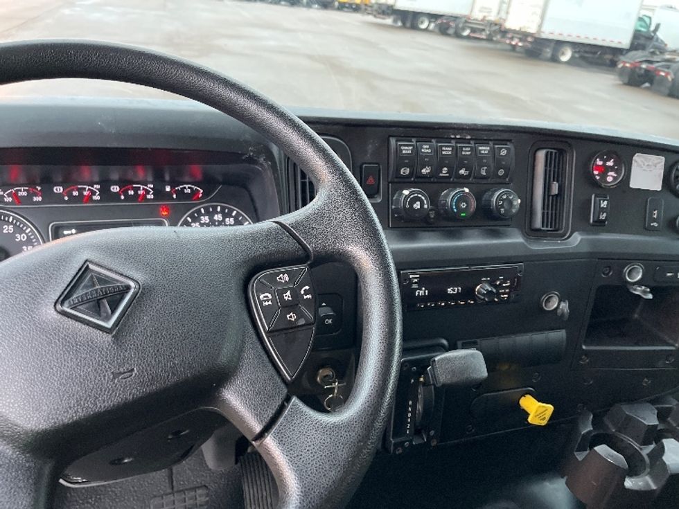 Medium Duty Box Truck-Light and Medium Duty Trucks-International-2021-MV607-Warren-MI-246,086\n\t\tmiles-$ 33,000 - Image 18