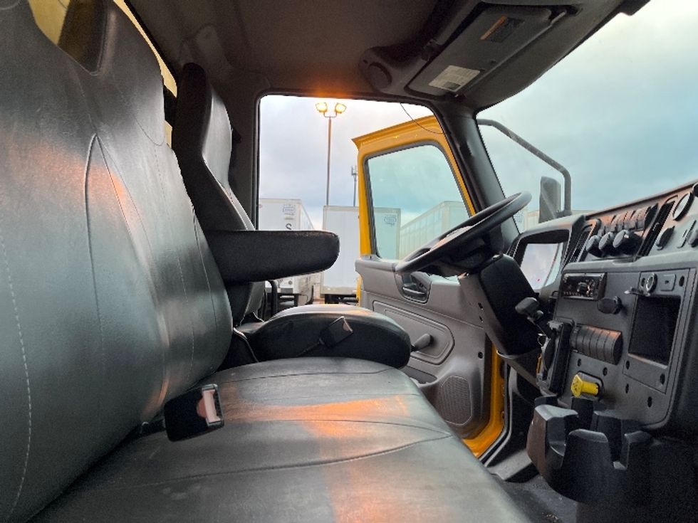 Medium Duty Box Truck-Light and Medium Duty Trucks-International-2021-MV607-Warren-MI-246,086\n\t\tmiles-$ 33,000 - Image 22