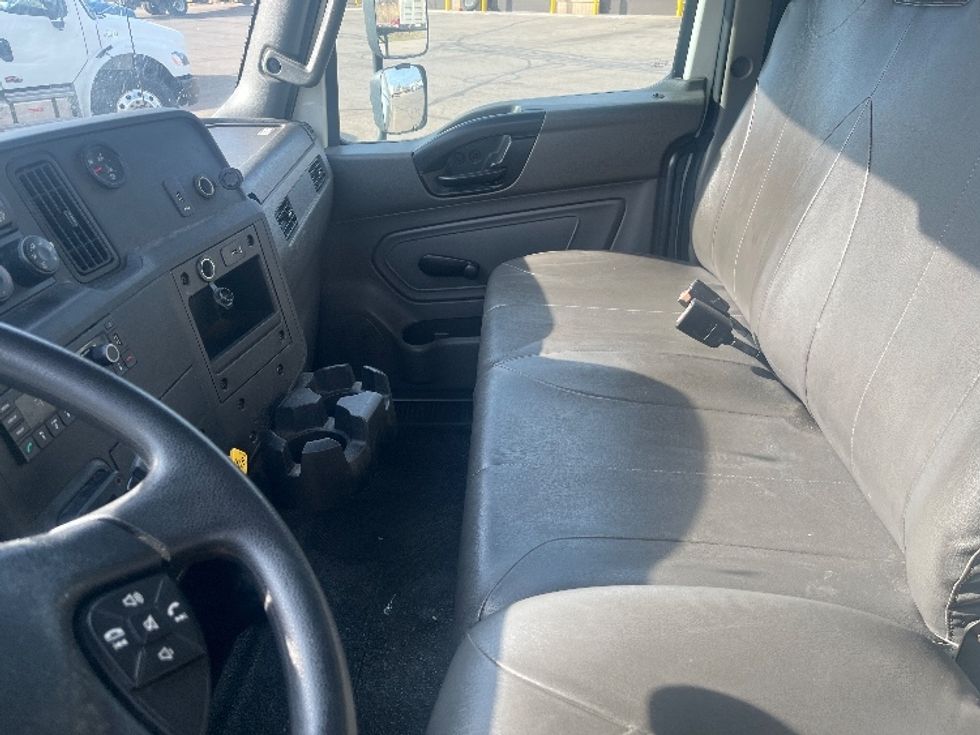 Medium Duty Box Truck-Light and Medium Duty Trucks-International-2021-MV607-Warren-MI-72,853\n\t\tmiles-$ 67,000 - Image 19