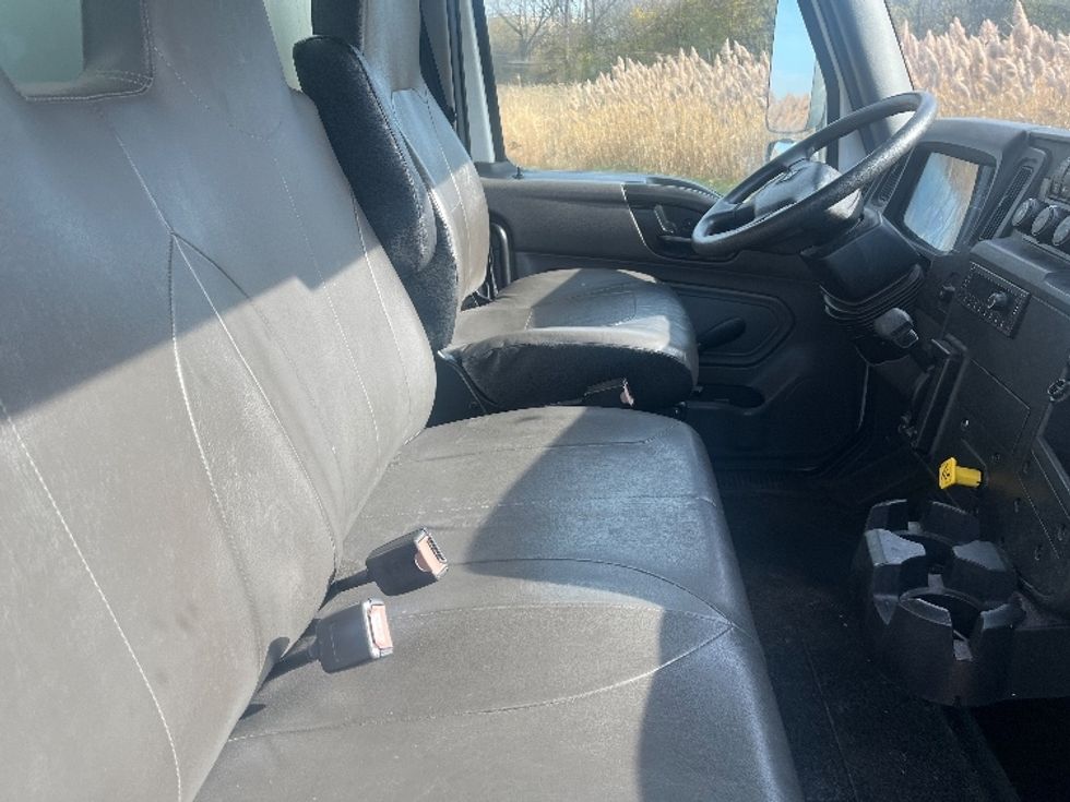 Medium Duty Box Truck-Light and Medium Duty Trucks-International-2021-MV607-Warren-MI-72,853\n\t\tmiles-$ 67,000 - Image 22