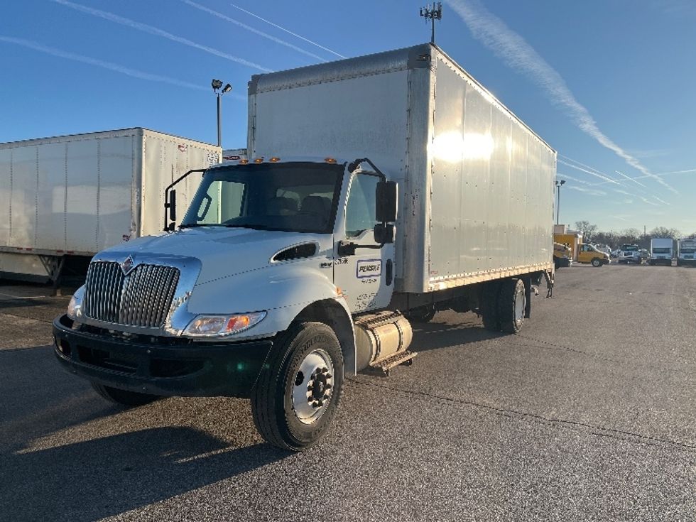 Medium Duty Box Truck-Light and Medium Duty Trucks-International-2021-MV607-Warren-MI-72,853\n\t\tmiles-$ 67,000 - Image 3