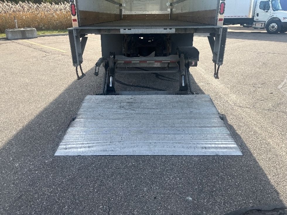 Medium Duty Box Truck-Light and Medium Duty Trucks-International-2021-MV607-Warren-MI-72,853\n\t\tmiles-$ 67,000 - Image 9