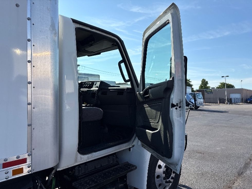 Medium Duty Box Truck-Light and Medium Duty Trucks-International-2021-MV607-West Babylon-NY-115,994\n\t\tmiles-$ 67,750 - Image 20