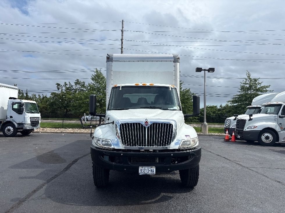 Medium Duty Box Truck-Light and Medium Duty Trucks-International-2021-MV607-West Babylon-NY-143,680\n\t\tmiles-$ 63,750 - Image 2