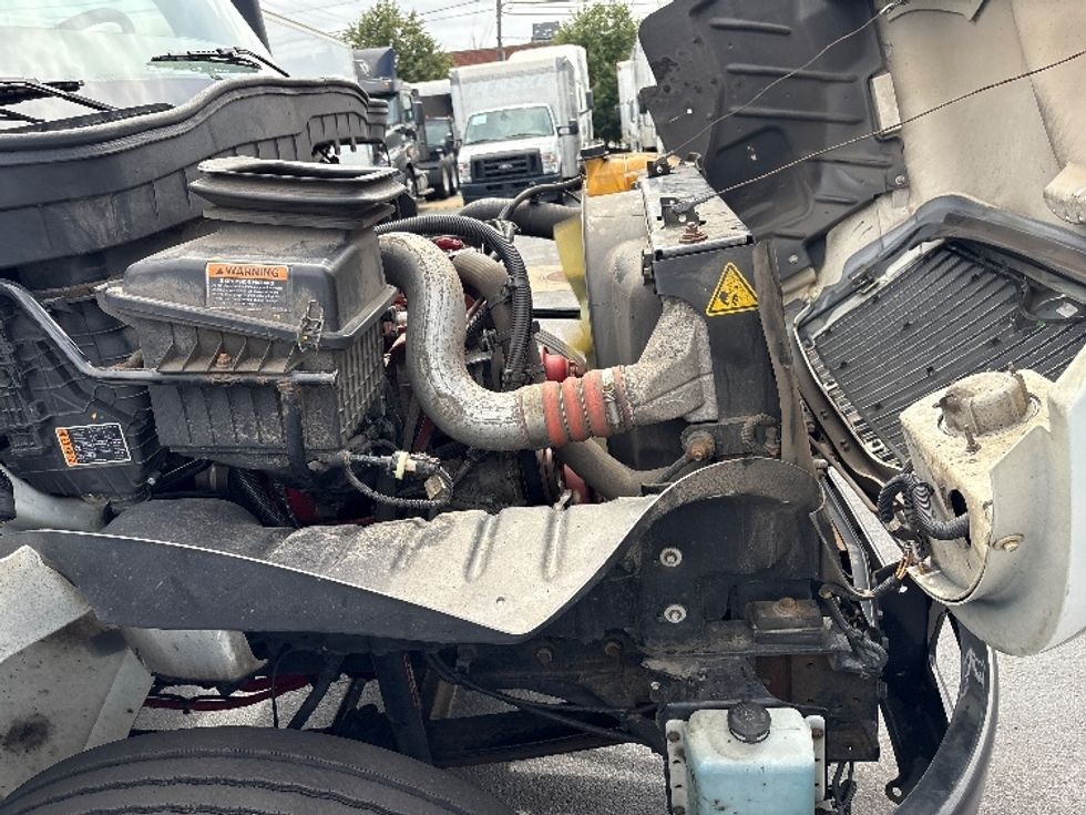 Medium Duty Box Truck-Light and Medium Duty Trucks-International-2021-MV607-West Babylon-NY-143,680\n\t\tmiles-$ 63,750 - Image 23