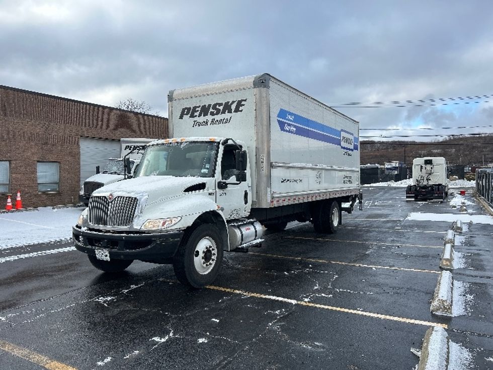 Medium Duty Box Truck-Light and Medium Duty Trucks-International-2021-MV607-West Babylon-NY-205,223\n\t\tmiles-$ 46,750 - Image 3