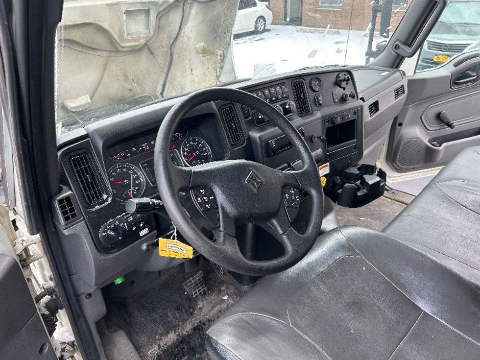 Medium Duty Box Truck-Light and Medium Duty Trucks-International-2021-MV607-West Babylon-NY-205,223\n\t\tmiles-$ 46,750 - Image 15