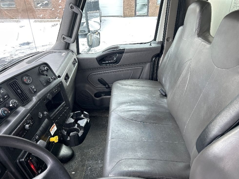 Medium Duty Box Truck-Light and Medium Duty Trucks-International-2021-MV607-West Babylon-NY-205,223\n\t\tmiles-$ 46,750 - Image 17