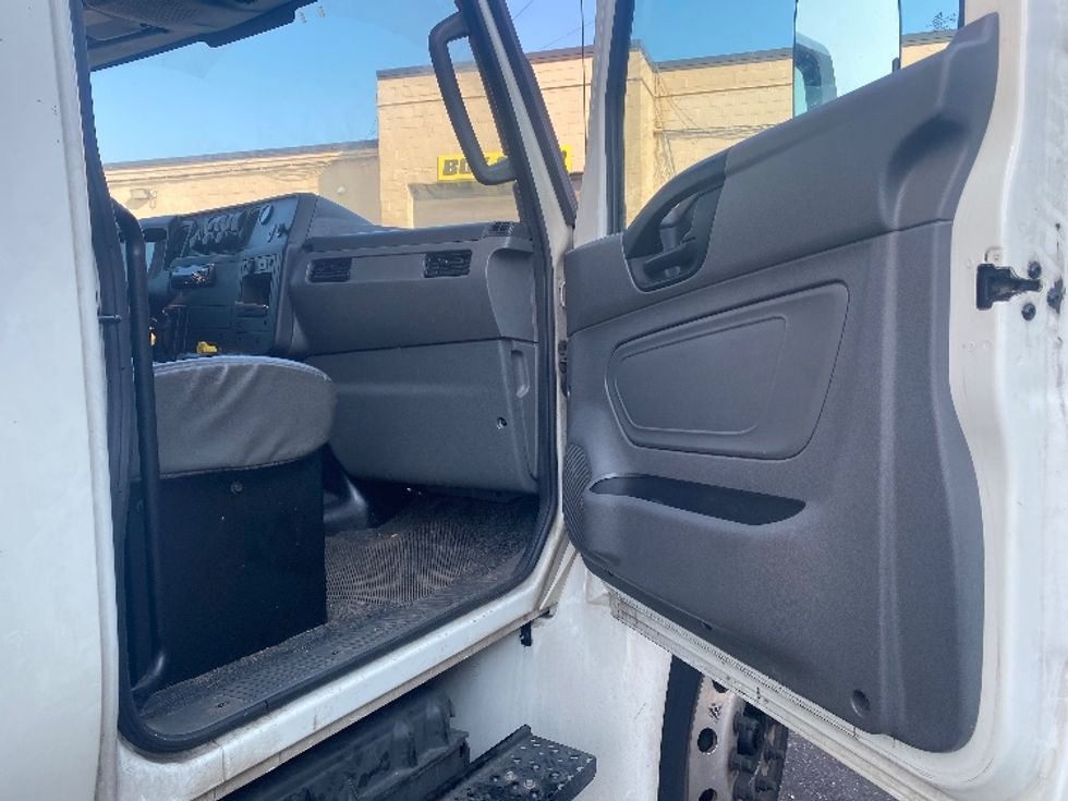 Medium Duty Box Truck-Light and Medium Duty Trucks-International-2021-MV607-West Babylon-NY-79,758\n\t\tmiles-$ 73,000 - Image 20