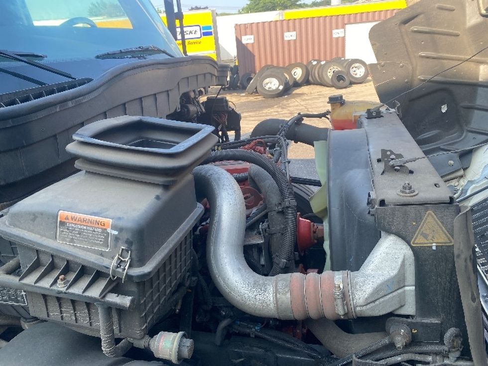 Medium Duty Box Truck-Light and Medium Duty Trucks-International-2021-MV607-West Babylon-NY-79,758\n\t\tmiles-$ 73,000 - Image 23