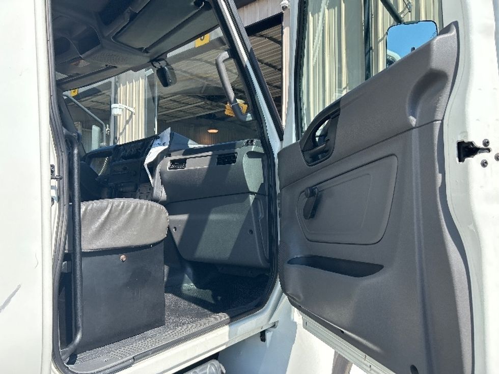 Medium Duty Box Truck-Light and Medium Duty Trucks-International-2021-MV607-West Columbia-SC-228,682\n\t\tmiles-$ 47,000 - Image 20