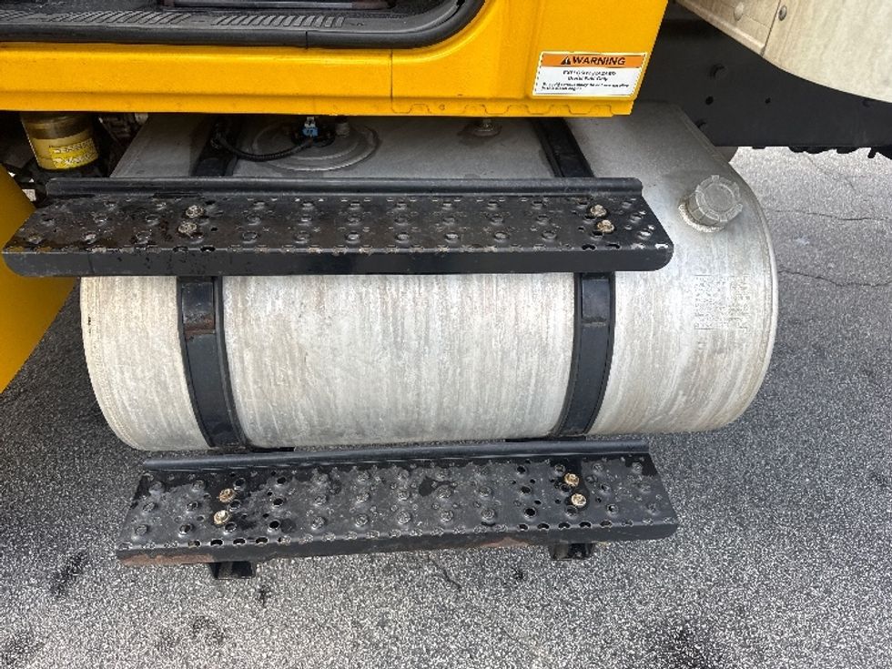 Medium Duty Box Truck-Light and Medium Duty Trucks-International-2021-MV607-West Columbia-SC-251,030\n\t\tmiles-$ 33,750 - Image 25