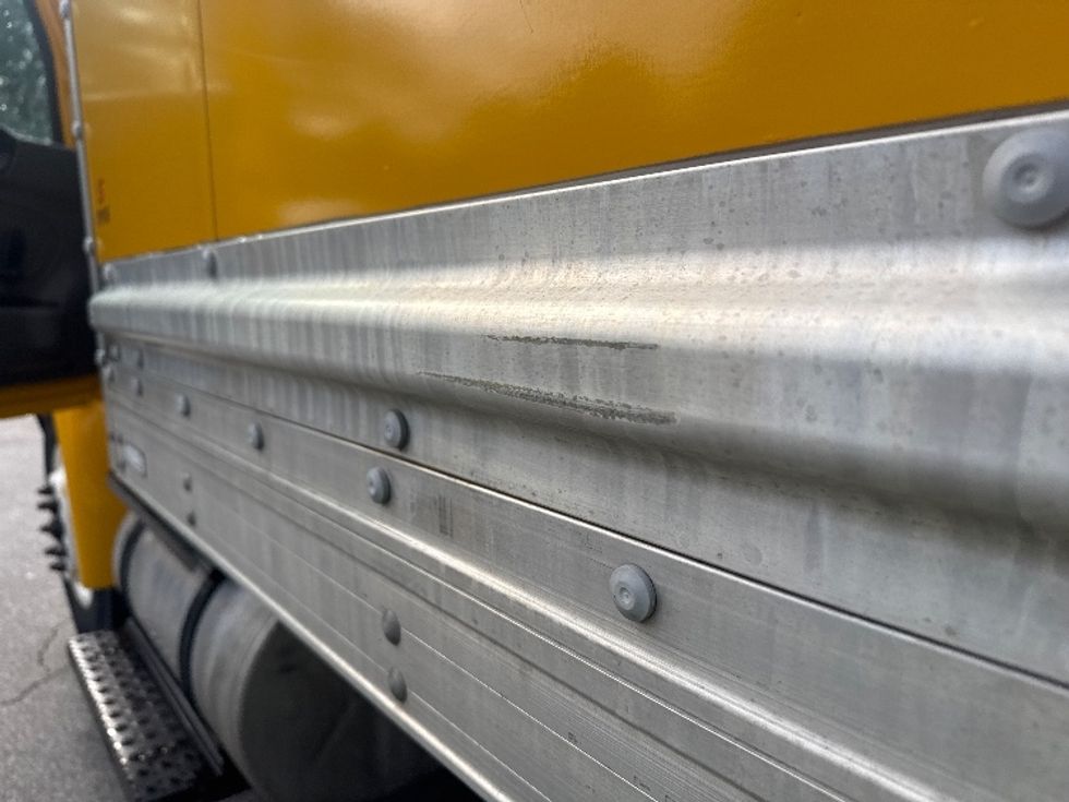 Medium Duty Box Truck-Light and Medium Duty Trucks-International-2021-MV607-West Columbia-SC-251,030\n\t\tmiles-$ 33,750 - Image 27