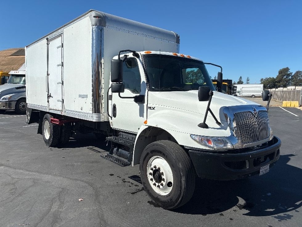 Medium Duty Box Truck-Light and Medium Duty Trucks-International-2021-MV607-West Sacramento-CA-110,559\n\t\tmiles-$ 40,000 - Image 1