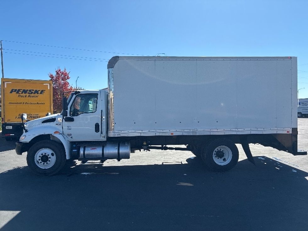 Medium Duty Box Truck-Light and Medium Duty Trucks-International-2021-MV607-West Sacramento-CA-110,559\n\t\tmiles-$ 40,000 - Image 4