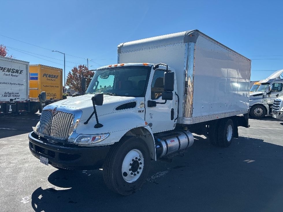 Medium Duty Box Truck-Light and Medium Duty Trucks-International-2021-MV607-West Sacramento-CA-110,559\n\t\tmiles-$ 40,000 - Image 3