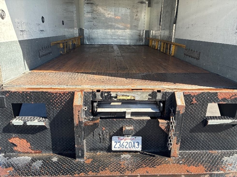 Medium Duty Box Truck-Light and Medium Duty Trucks-International-2021-MV607-West Sacramento-CA-110,559\n\t\tmiles-$ 40,000 - Image 9