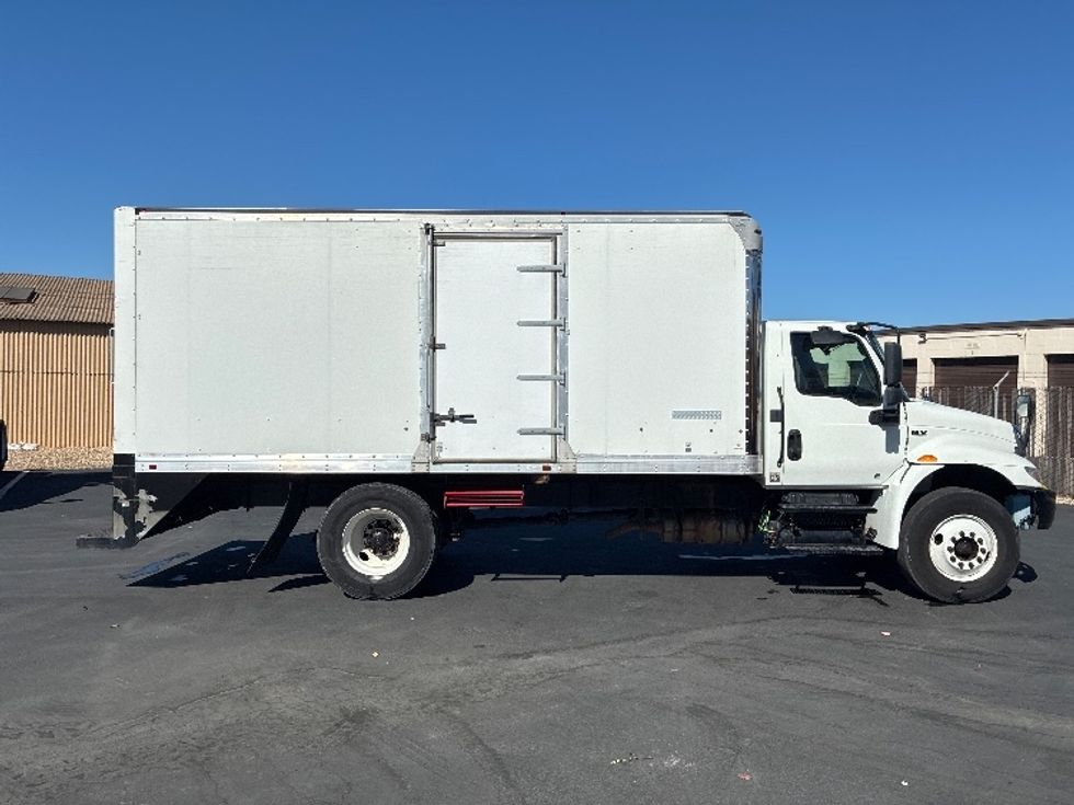 Medium Duty Box Truck-Light and Medium Duty Trucks-International-2021-MV607-West Sacramento-CA-110,559\n\t\tmiles-$ 40,000 - Image 14