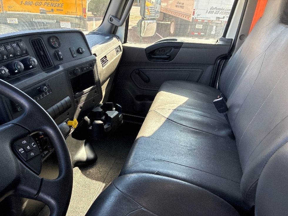 Medium Duty Box Truck-Light and Medium Duty Trucks-International-2021-MV607-West Sacramento-CA-110,559\n\t\tmiles-$ 40,000 - Image 18