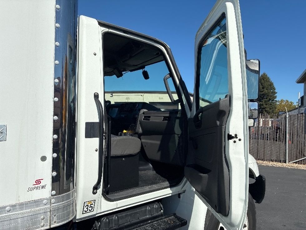 Medium Duty Box Truck-Light and Medium Duty Trucks-International-2021-MV607-West Sacramento-CA-110,559\n\t\tmiles-$ 40,000 - Image 19