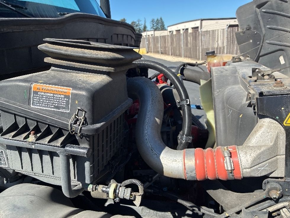 Medium Duty Box Truck-Light and Medium Duty Trucks-International-2021-MV607-West Sacramento-CA-110,559\n\t\tmiles-$ 40,000 - Image 22