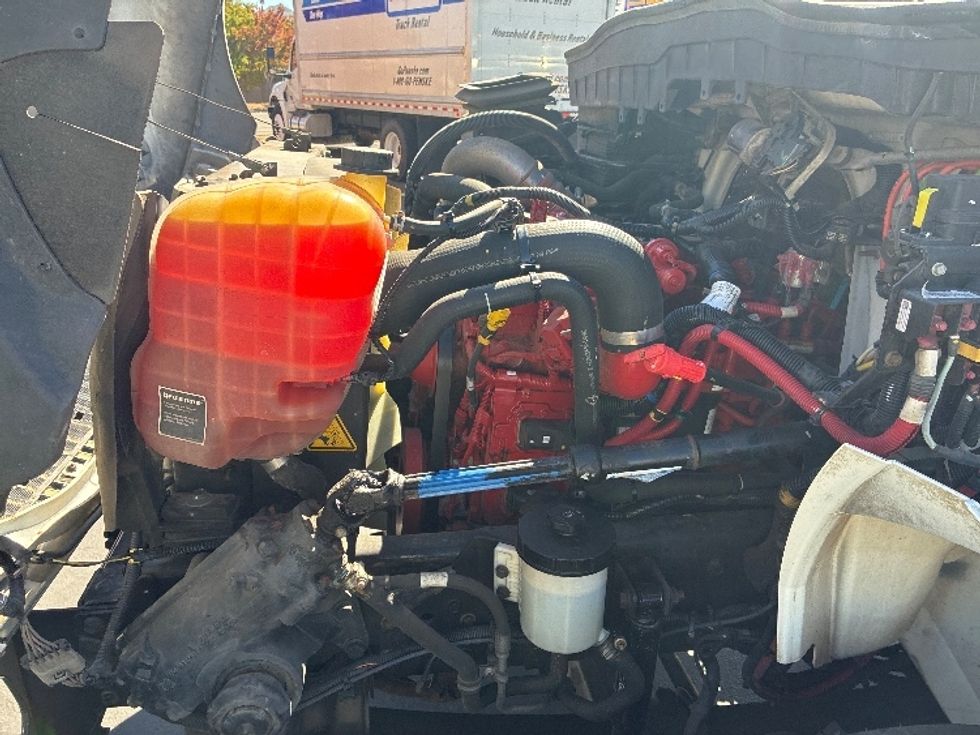 Medium Duty Box Truck-Light and Medium Duty Trucks-International-2021-MV607-West Sacramento-CA-110,559\n\t\tmiles-$ 40,000 - Image 23