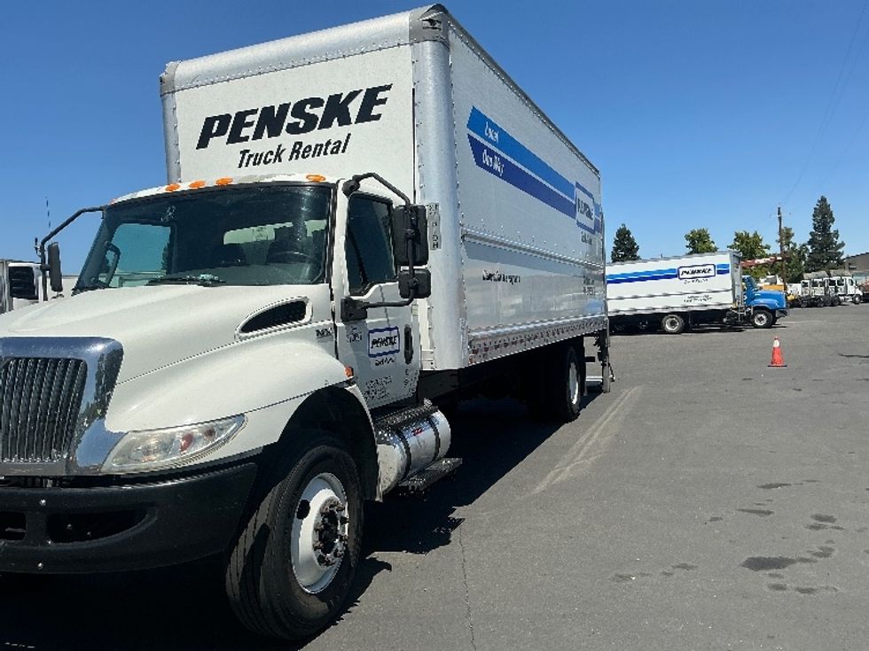 Medium Duty Box Truck-Light and Medium Duty Trucks-International-2021-MV607-West Sacramento-CA-193,413\n\t\tmiles-$ 53,000 - Image 3