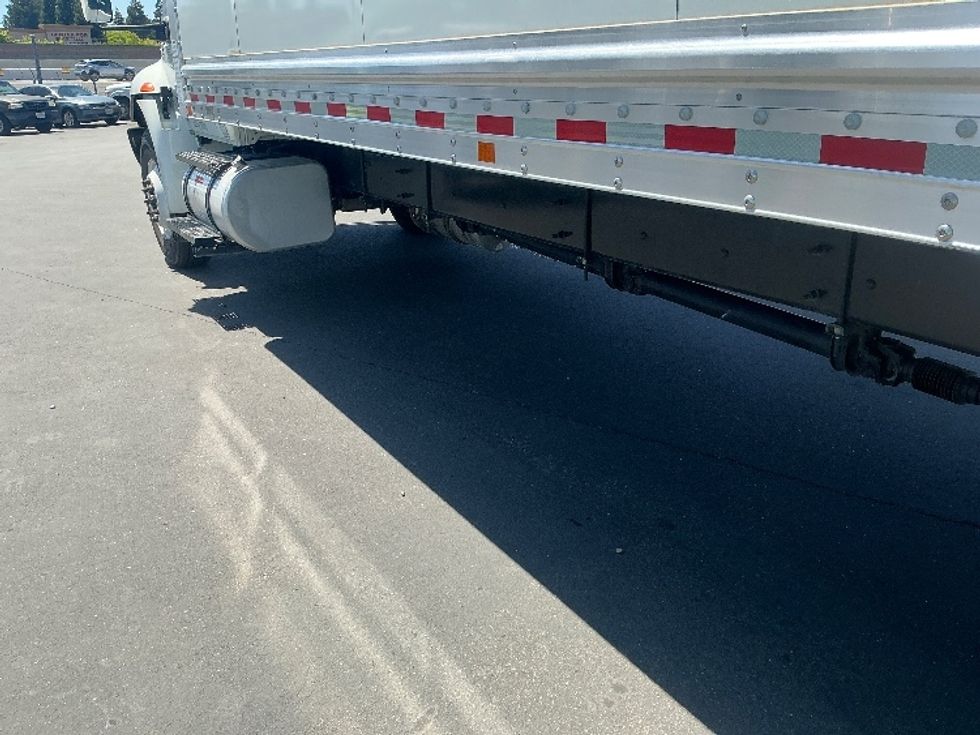 Medium Duty Box Truck-Light and Medium Duty Trucks-International-2021-MV607-West Sacramento-CA-193,413\n\t\tmiles-$ 53,000 - Image 5