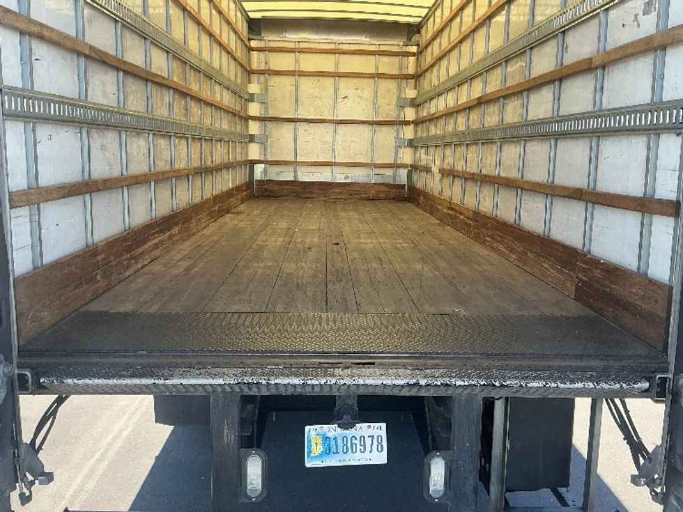Medium Duty Box Truck-Light and Medium Duty Trucks-International-2021-MV607-West Sacramento-CA-193,413\n\t\tmiles-$ 53,000 - Image 10