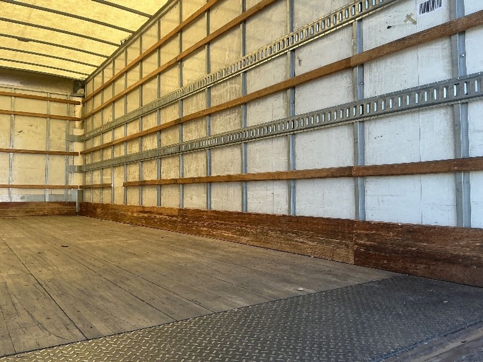 Medium Duty Box Truck-Light and Medium Duty Trucks-International-2021-MV607-West Sacramento-CA-193,413\n\t\tmiles-$ 53,000 - Image 12