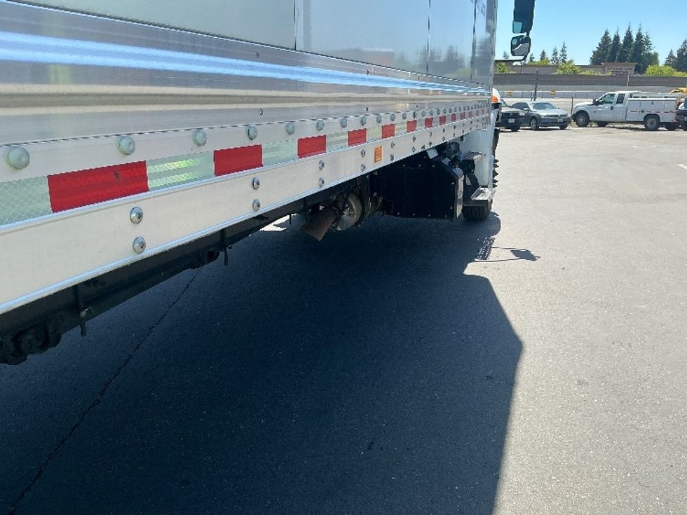 Medium Duty Box Truck-Light and Medium Duty Trucks-International-2021-MV607-West Sacramento-CA-193,413\n\t\tmiles-$ 53,000 - Image 14