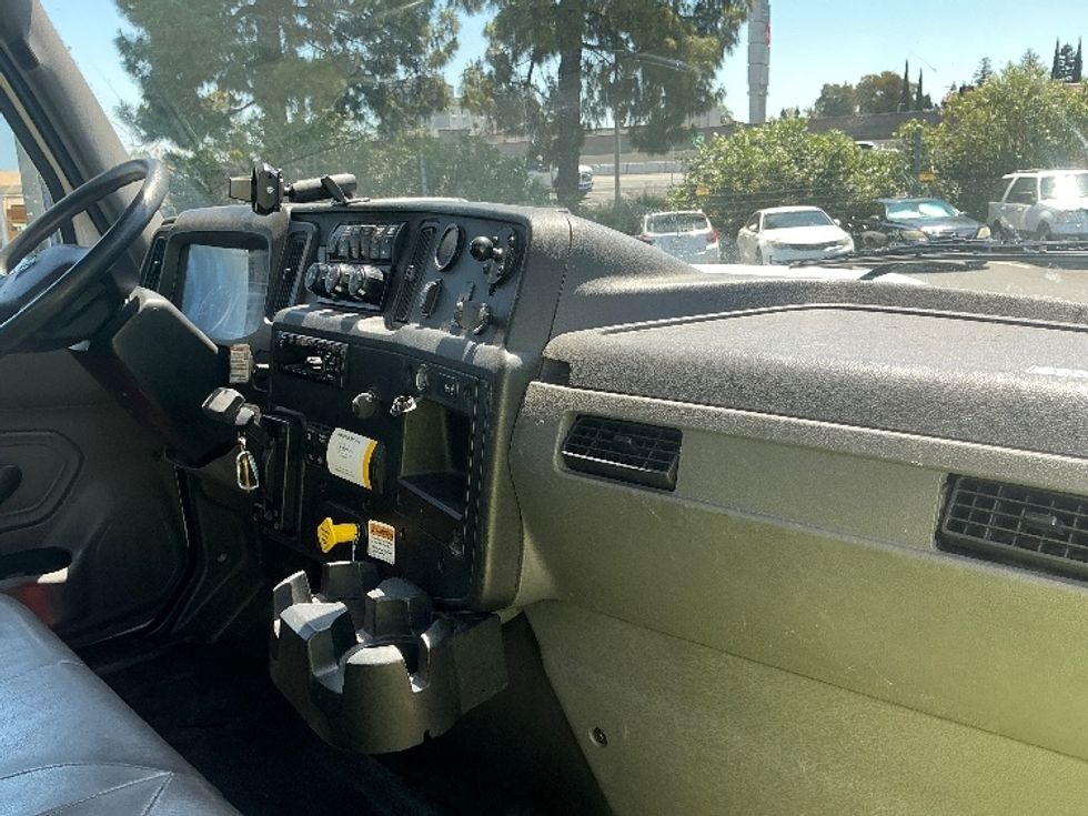 Medium Duty Box Truck-Light and Medium Duty Trucks-International-2021-MV607-West Sacramento-CA-193,413\n\t\tmiles-$ 53,000 - Image 22