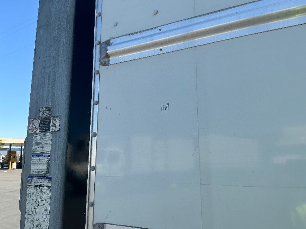 Medium Duty Box Truck-Light and Medium Duty Trucks-International-2021-MV607-West Sacramento-CA-193,413\n\t\tmiles-$ 53,000 - Image 28
