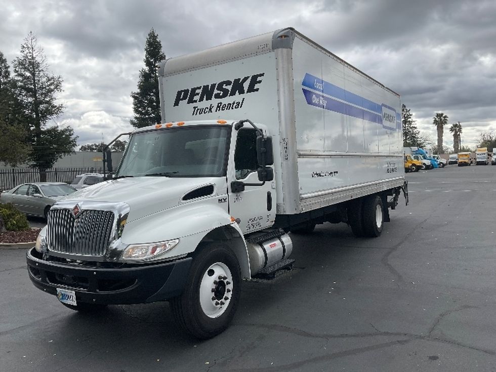 Medium Duty Box Truck-Light and Medium Duty Trucks-International-2021-MV607-West Sacramento-CA-211,712\n\t\tmiles-$ 52,500 - Image 3