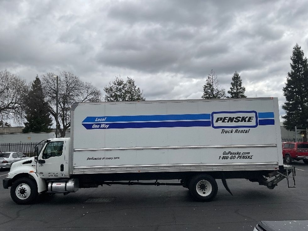 Medium Duty Box Truck-Light and Medium Duty Trucks-International-2021-MV607-West Sacramento-CA-211,712\n\t\tmiles-$ 52,500 - Image 4