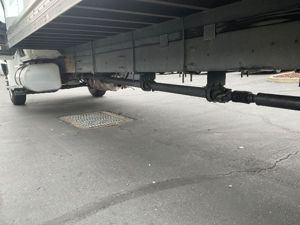 Medium Duty Box Truck-Light and Medium Duty Trucks-International-2021-MV607-West Sacramento-CA-211,712\n\t\tmiles-$ 52,500 - Image 5